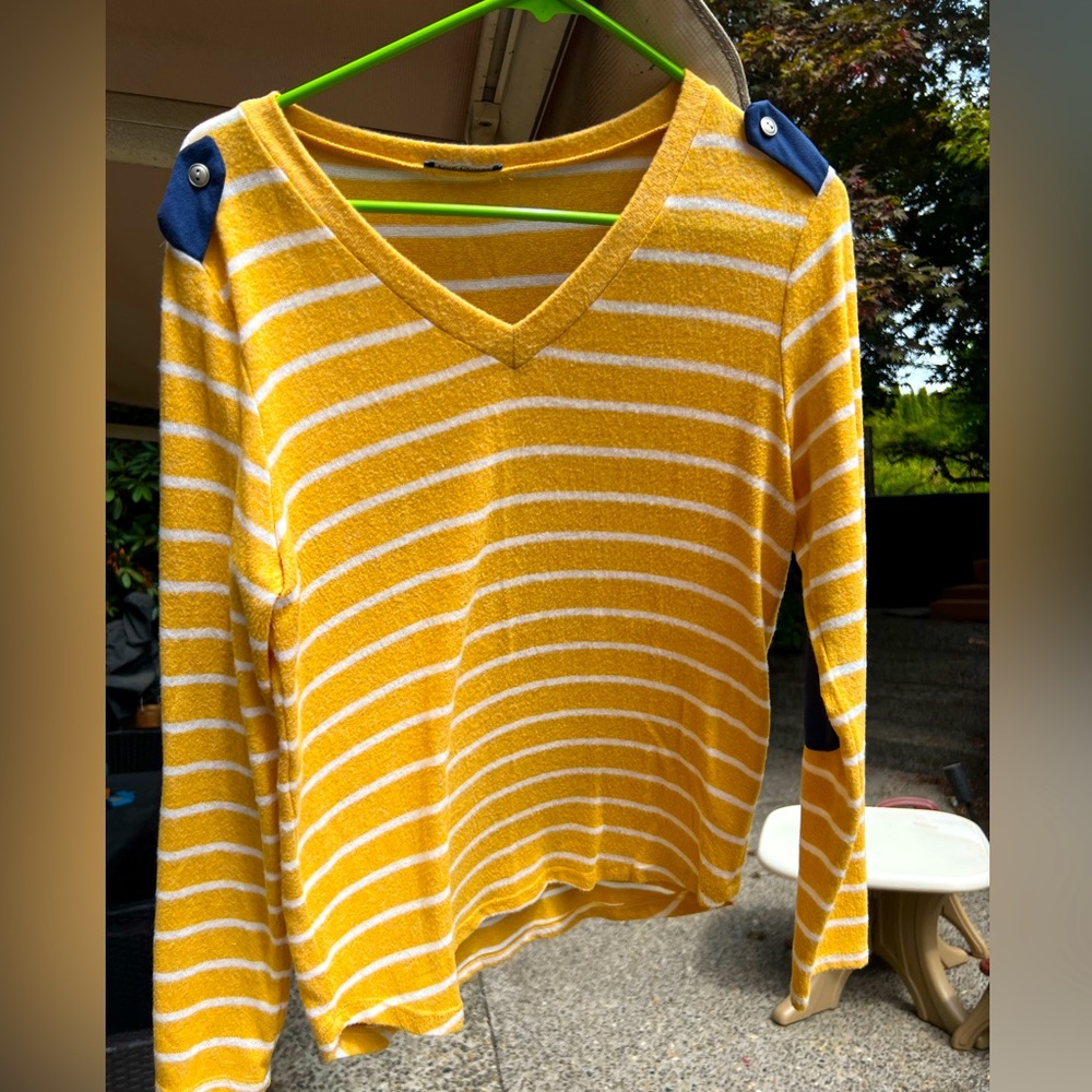 Size M, Pink Clover Elbow Patch Knit Top by Stitch Fix